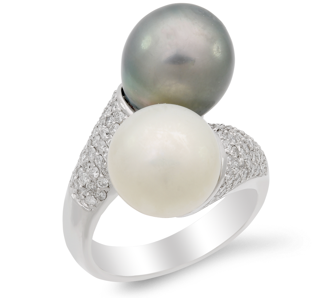 Sparkling diamond and lustrous pearl ring