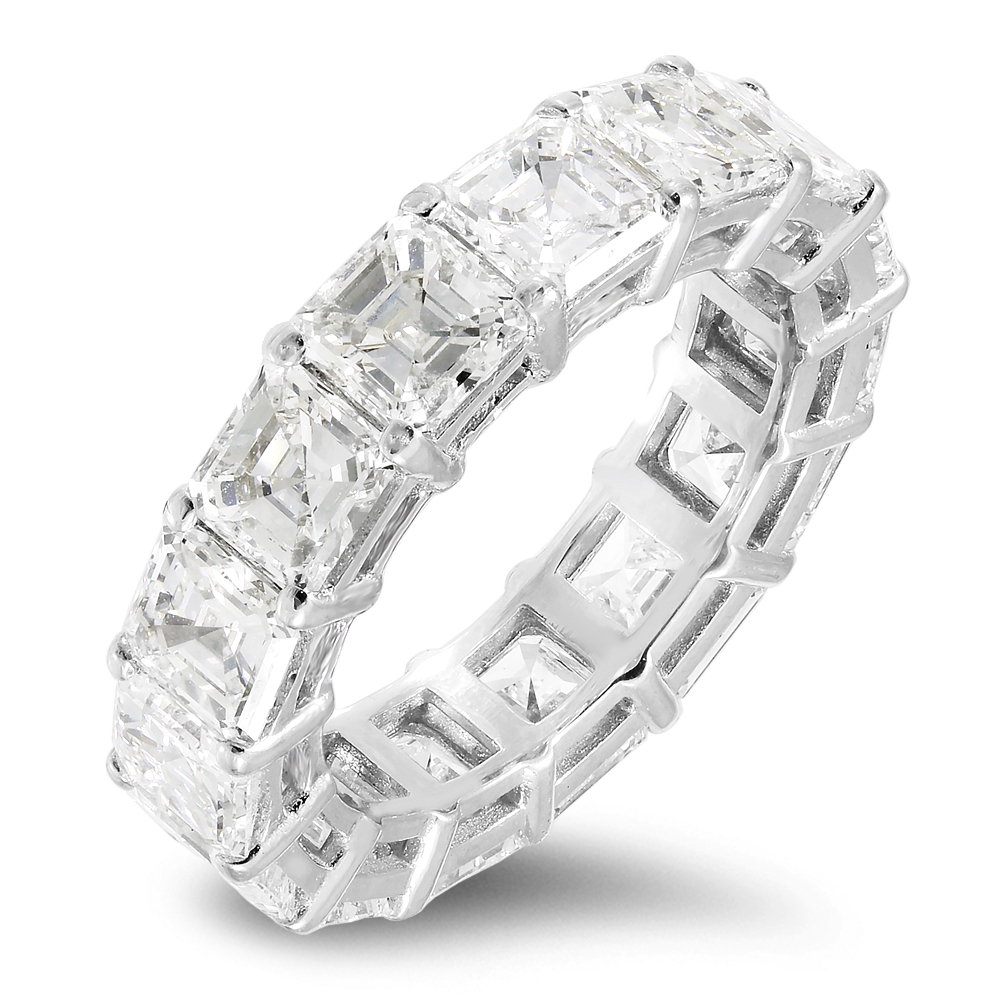 18K gold cushion cut diamond band