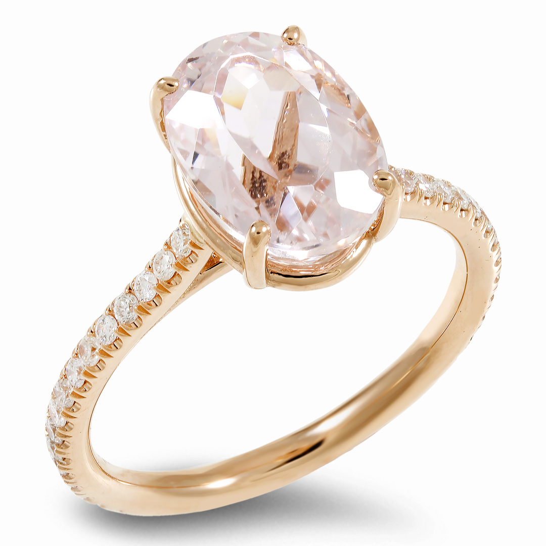 Delicate 18K rose gold ring with a sparkling kunzite center stone
