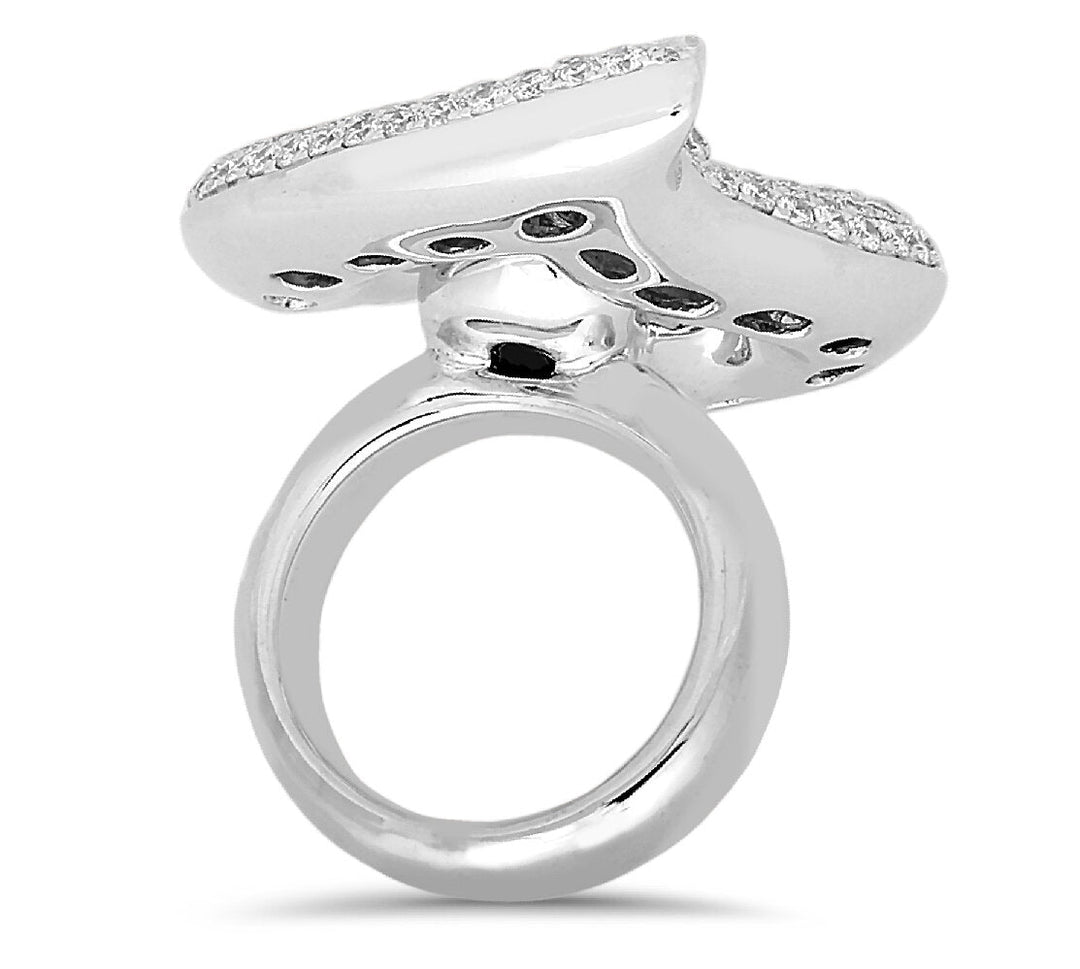 A ring of diamonds and 18K rose gold in a heart shape