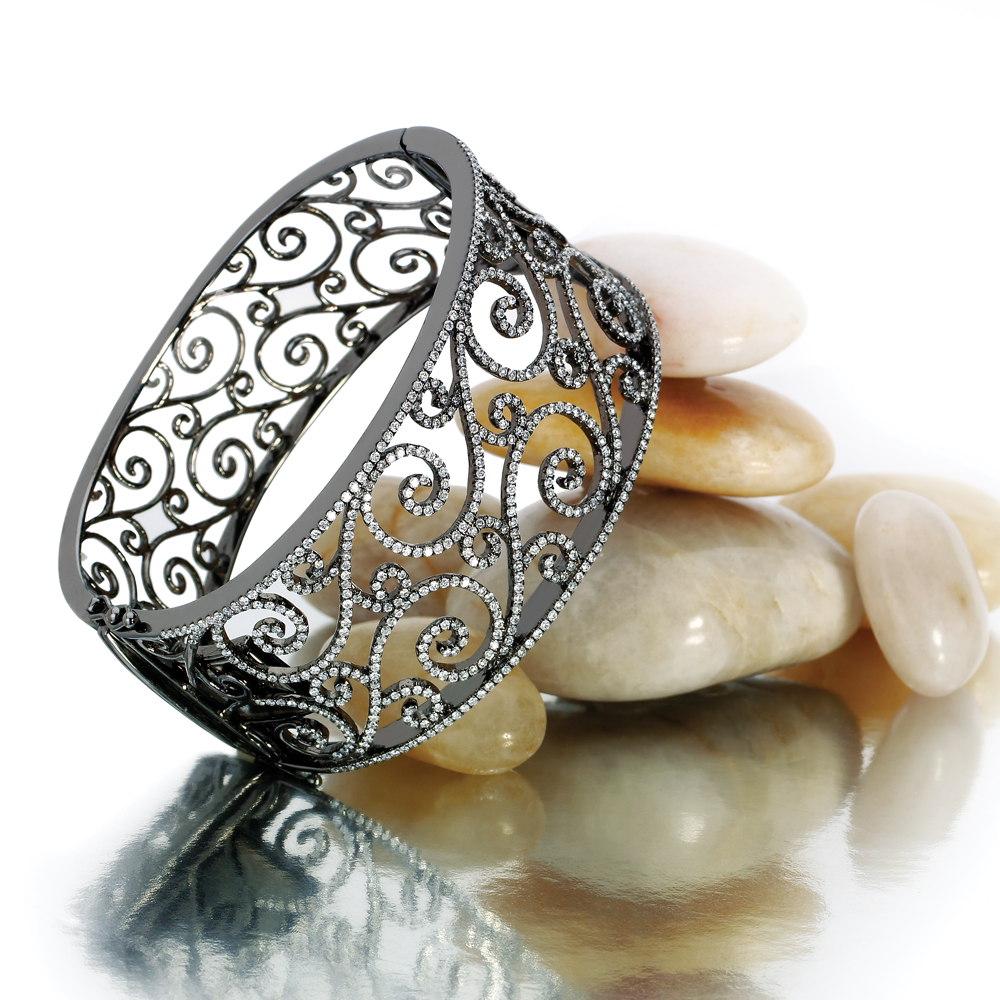 Delicate 18K gold lacey diamond bangle