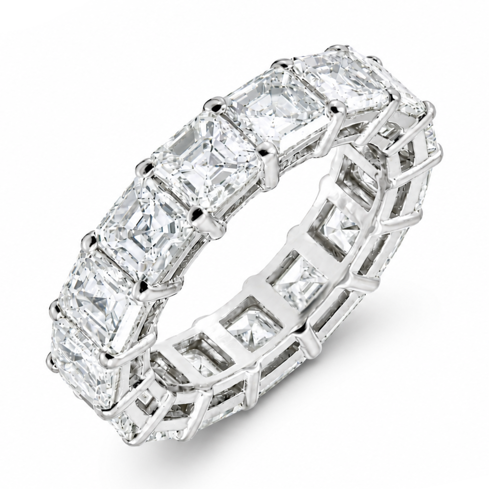 18K gold cushion cut diamond band