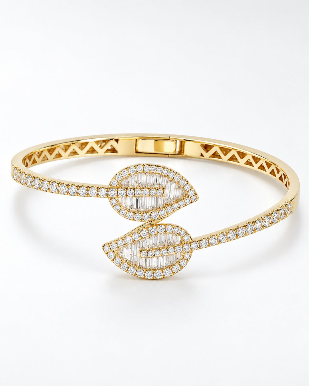 18K Gold Diamond Leaf Bangle Bracelet Featuring Round Brilliant & Baguette Diamonds