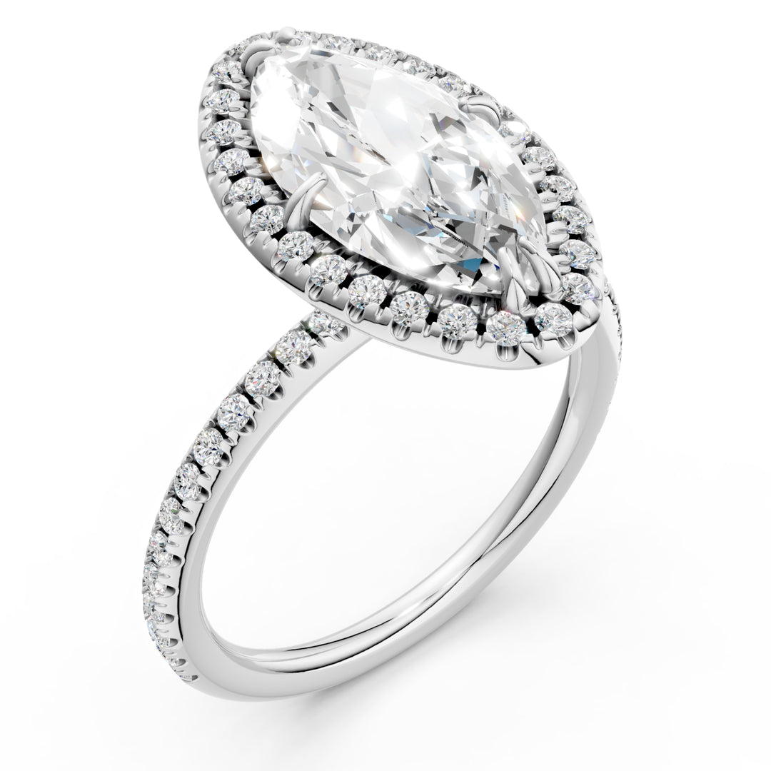 Luxury 18K Gold Setting with Round Brilliant-Cut Diamonds