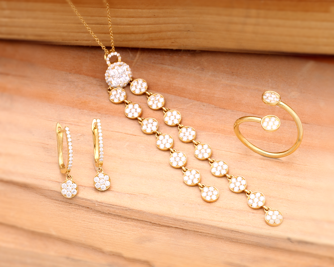 Diamond pave ring in 18K gold  - SKU#: 30136